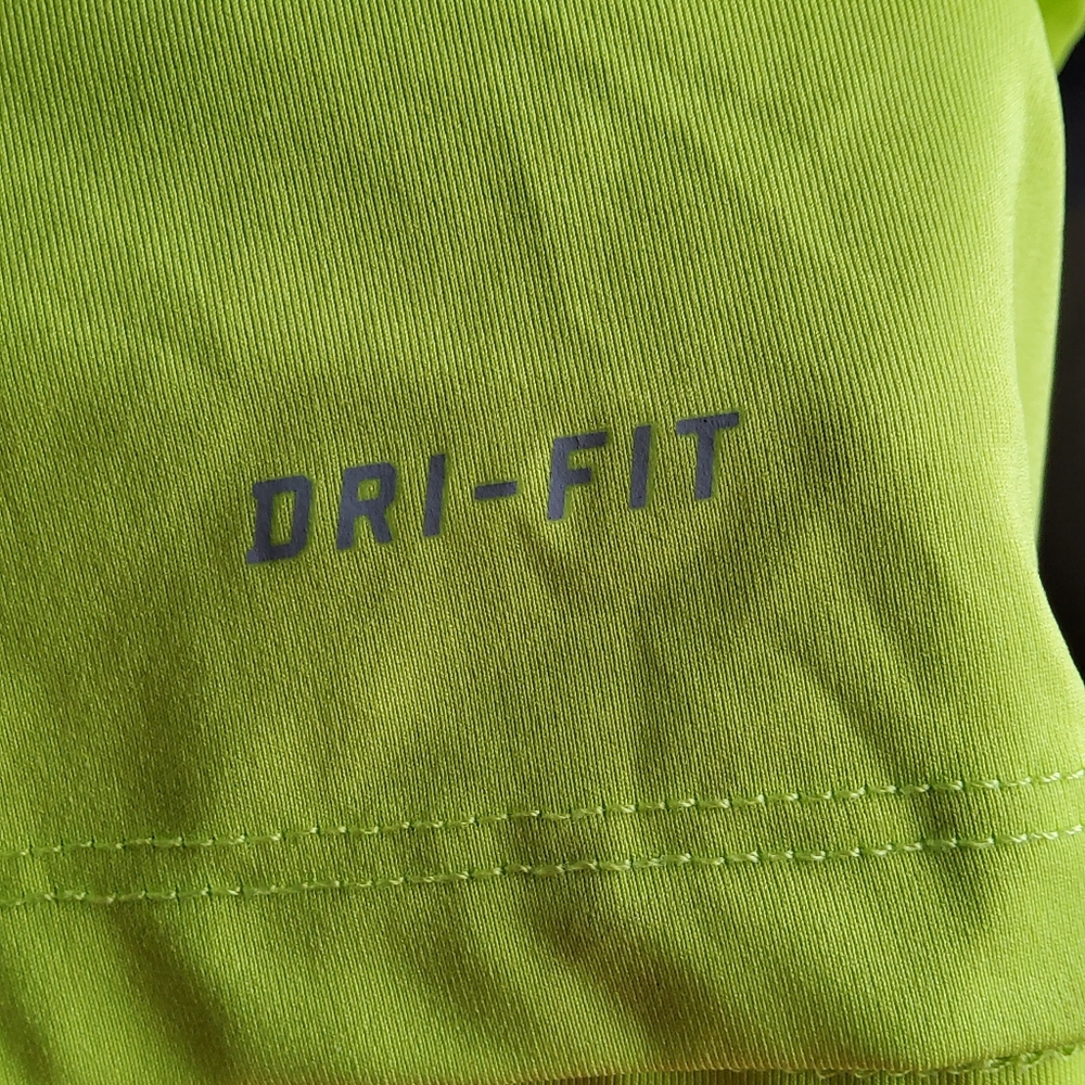 Nike shirt - Picture 5 of 6